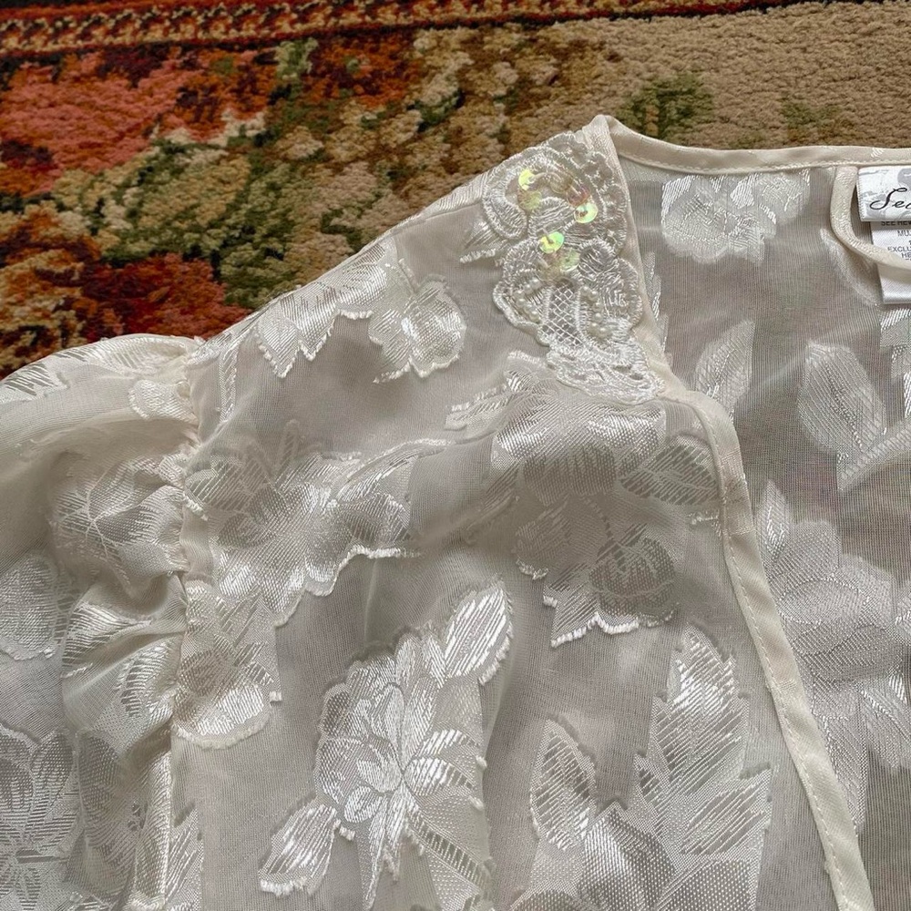 Secret Treasures white floral sheer lingerie robe - Picture 3 of 4